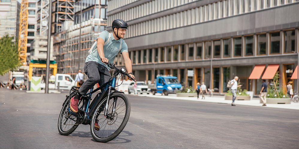 Middenmotor van een elektrische fiets van het merk Bosch op Trek fiets in actie 